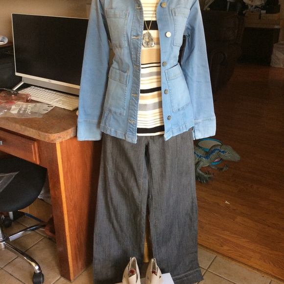 Cato V Light Wash Denim Jacket Size M, NWT - Picture 8 of 15